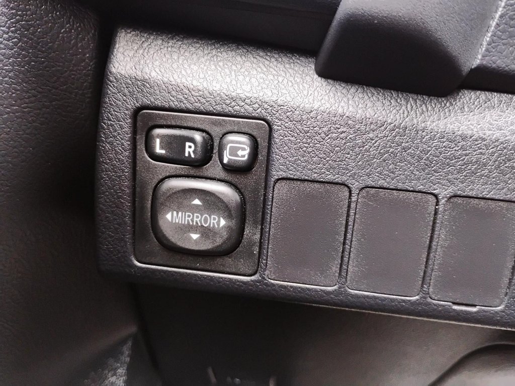 Scion iM BASE | USB| Bluetooth | Keyless | PwrWindows 2016 à Saint John, Nouveau-Brunswick - 25 - w1024h768px