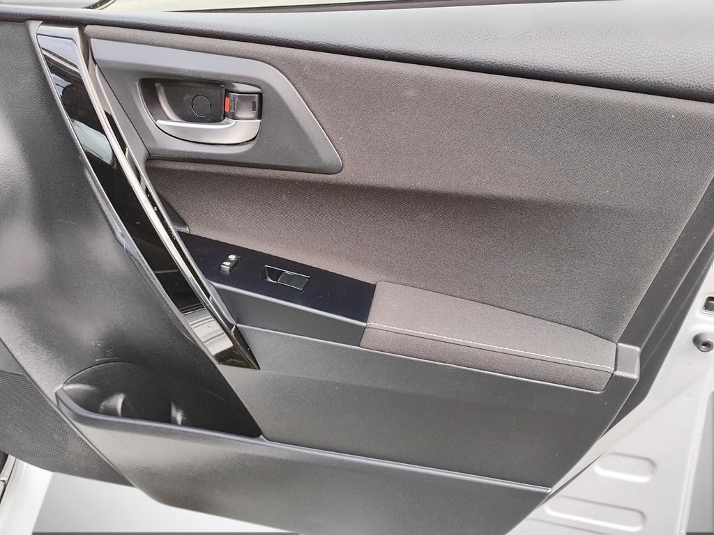 Scion iM BASE | USB| Bluetooth | Keyless | PwrWindows 2016 à Saint John, Nouveau-Brunswick - 16 - w1024h768px