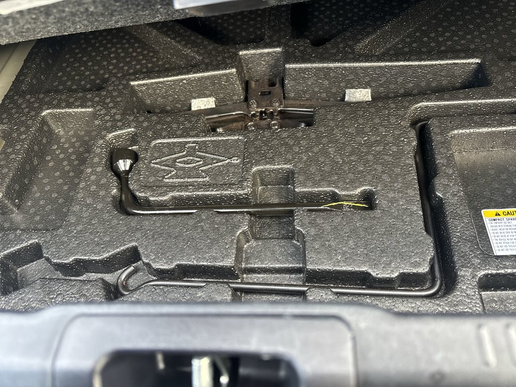 2017 Toyota Camry XSE | Leather | Roof | Cam | USB |  HtdWheel in Saint John, New Brunswick - 38 - w1024h768px