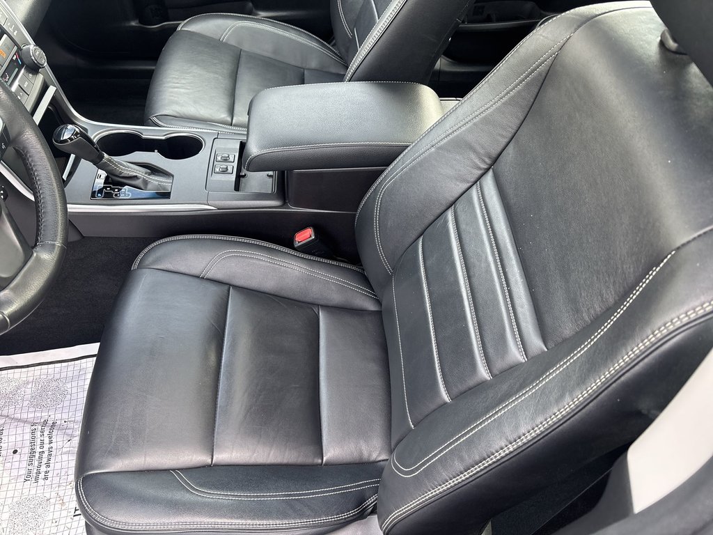 2017 Toyota Camry XSE | Leather | Roof | Cam | USB |  HtdWheel in Saint John, New Brunswick - 12 - w1024h768px