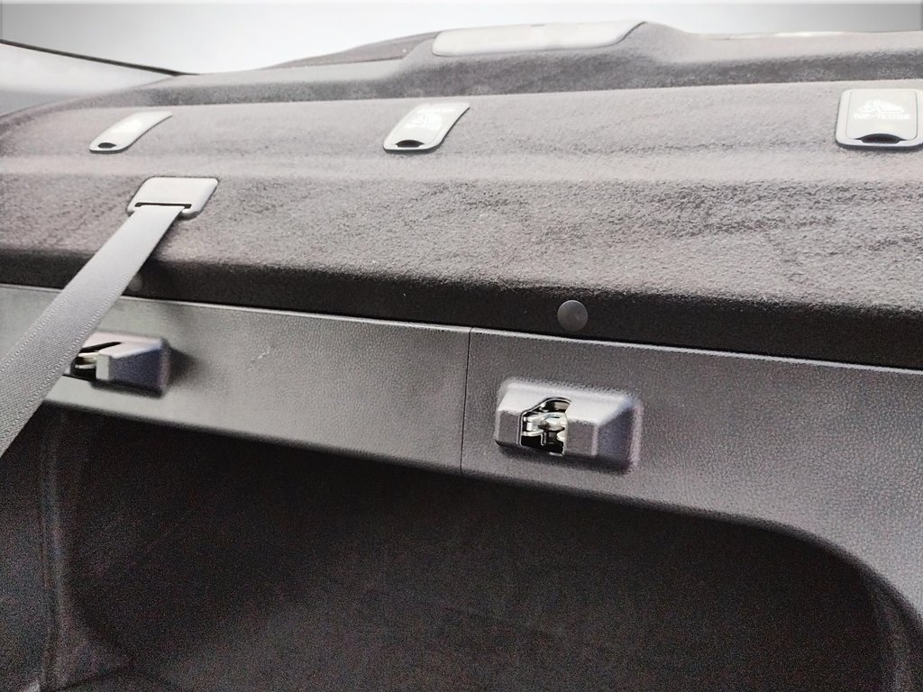 2018 Toyota Camry in Antigonish, Nova Scotia - 54 - w1024h768px