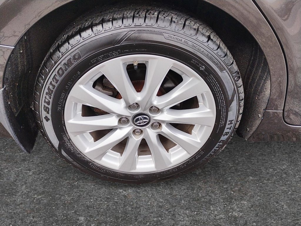 2018 Toyota Camry in Antigonish, Nova Scotia - 10 - w1024h768px