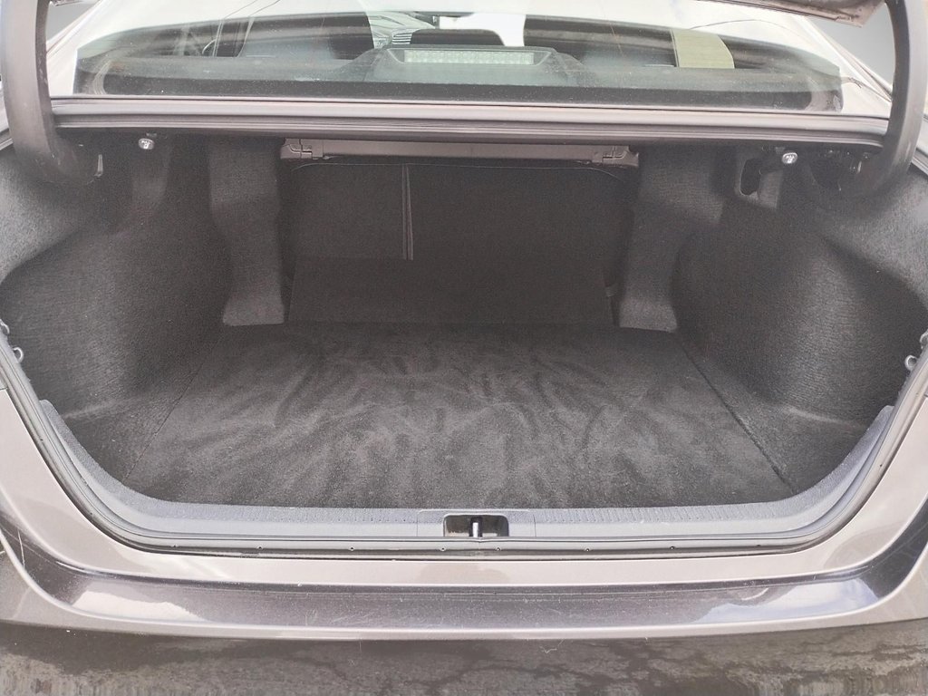 2018 Toyota Camry in Antigonish, Nova Scotia - 49 - w1024h768px