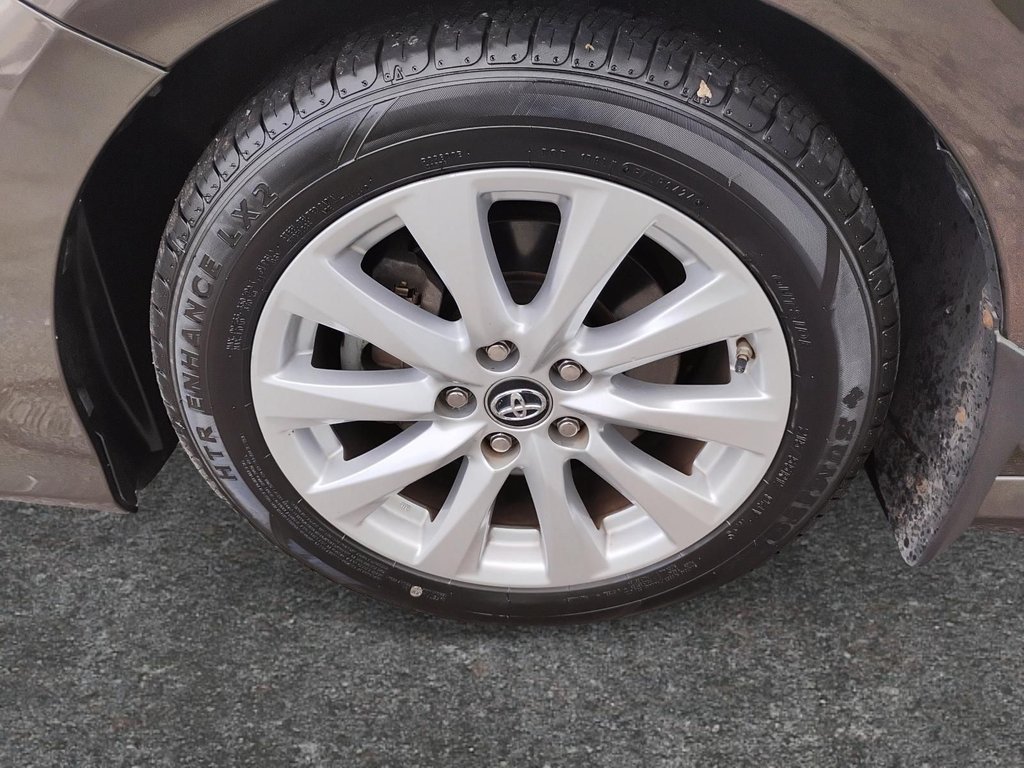 2018 Toyota Camry in Antigonish, Nova Scotia - 8 - w1024h768px
