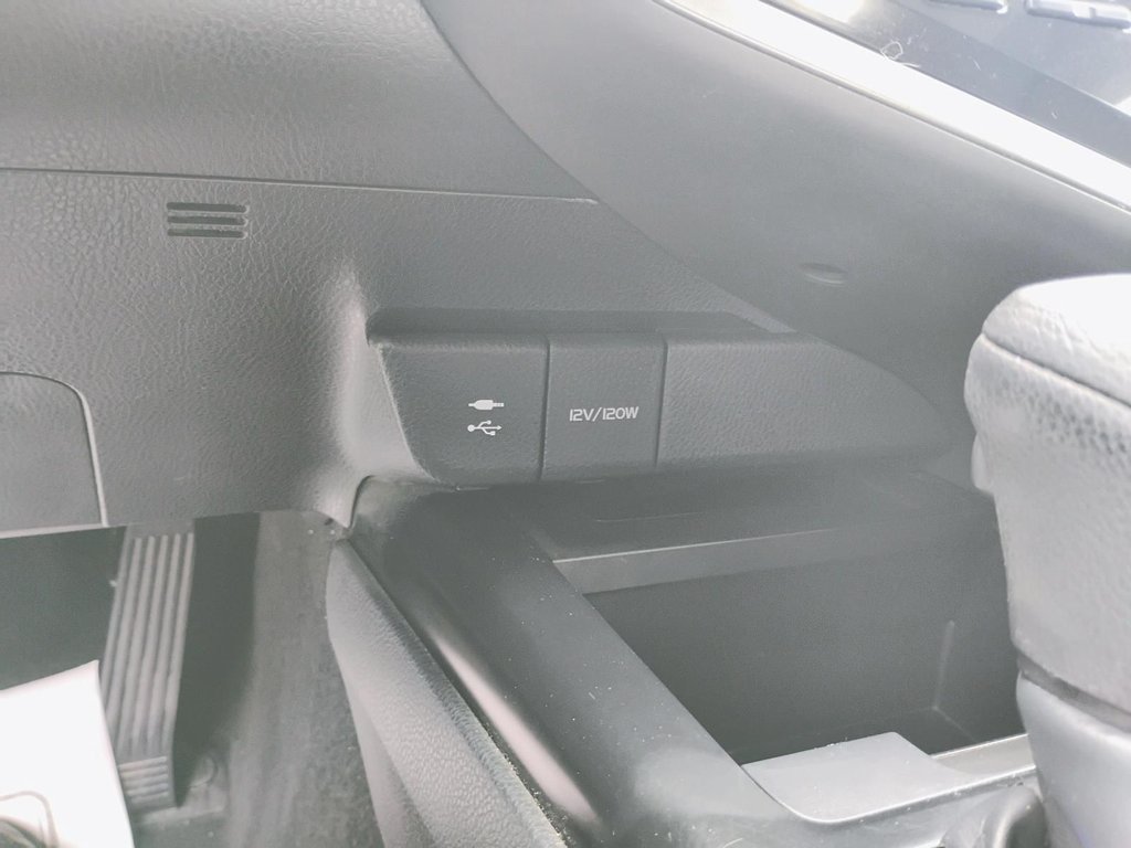 2018 Toyota Camry in Antigonish, Nova Scotia - 36 - w1024h768px