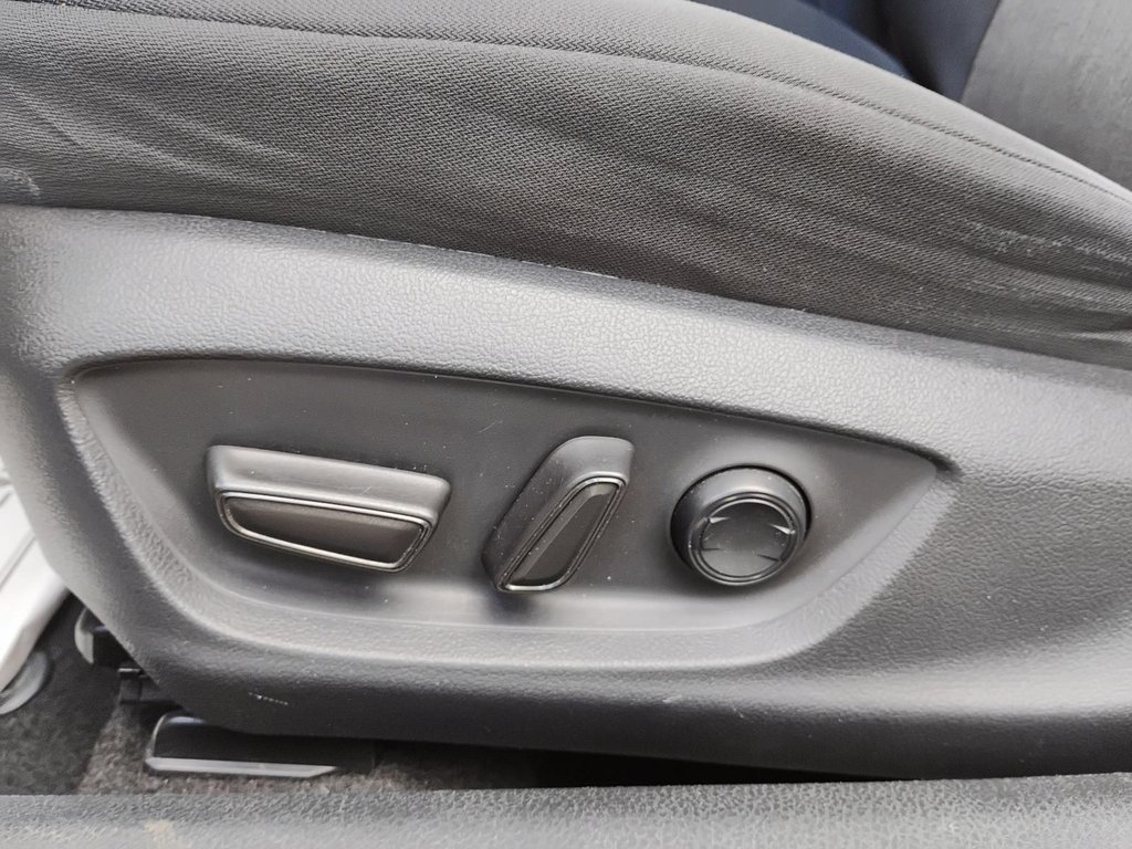 2018 Toyota Camry in Antigonish, Nova Scotia - 42 - w1024h768px