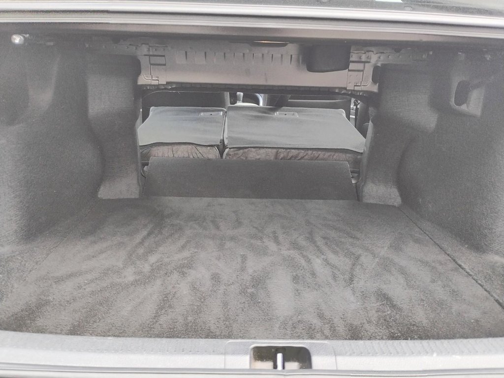 2018 Toyota Camry in Antigonish, Nova Scotia - 50 - w1024h768px