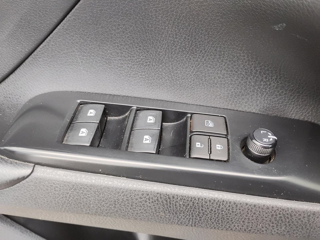 2018 Toyota Camry in Antigonish, Nova Scotia - 26 - w1024h768px