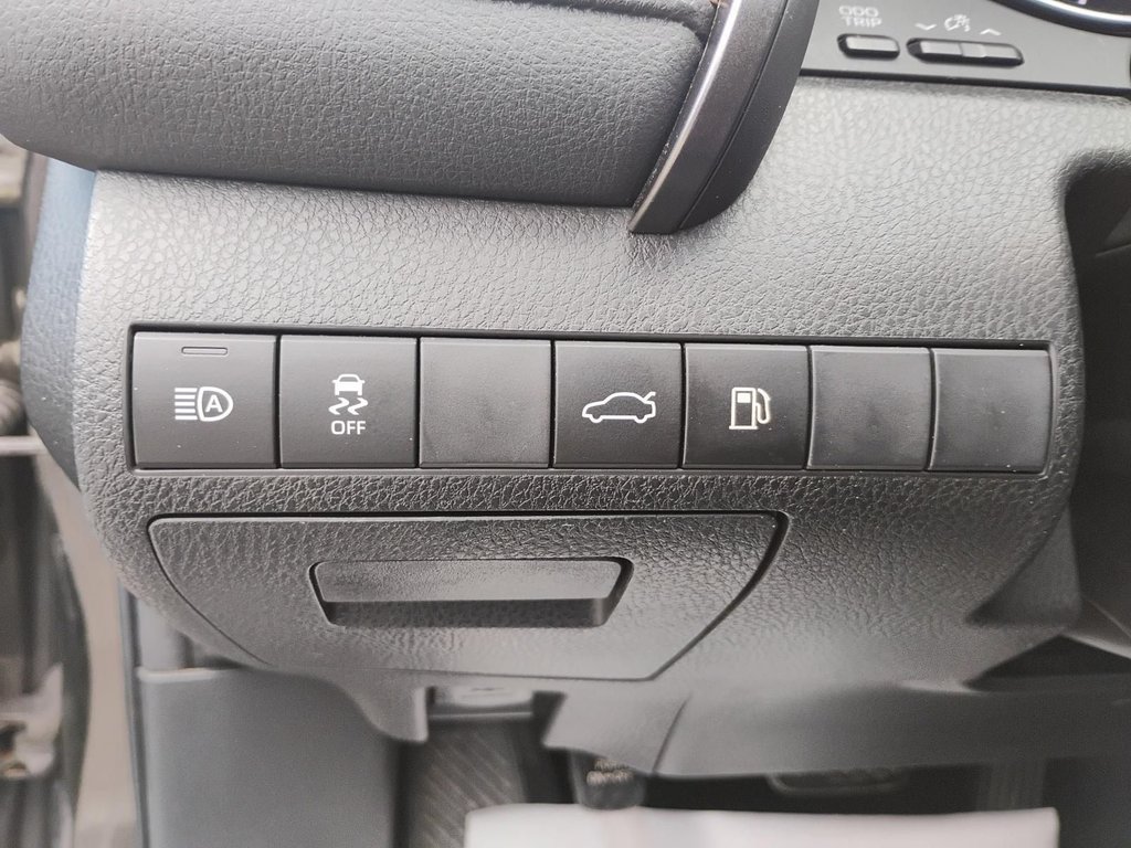 2018 Toyota Camry in Antigonish, Nova Scotia - 28 - w1024h768px