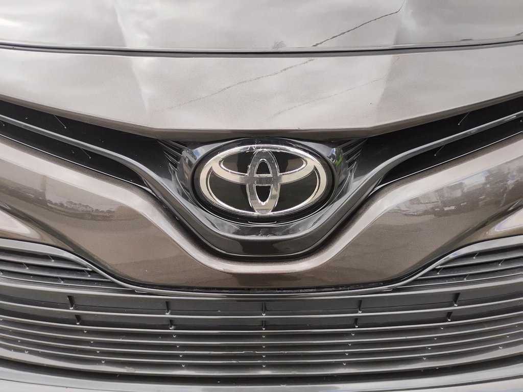 2018 Toyota Camry in Antigonish, Nova Scotia - 7 - w1024h768px