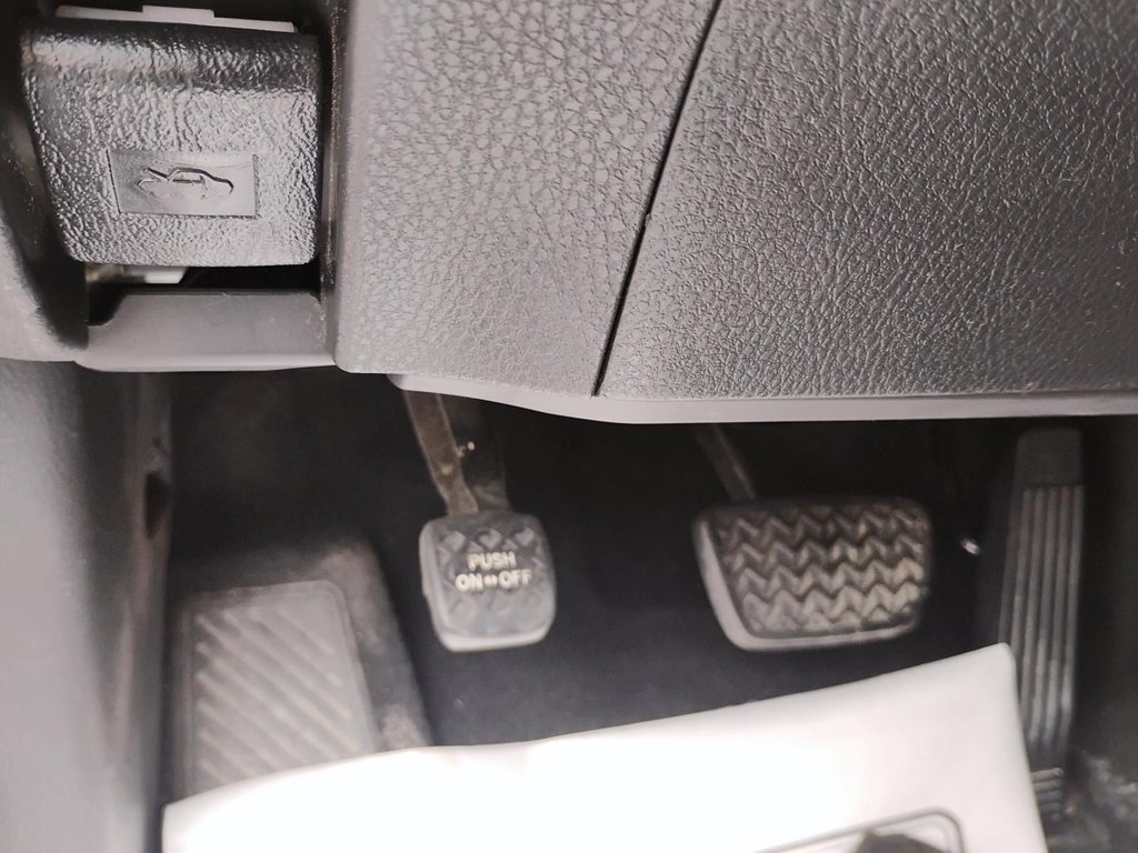 2018 Toyota Camry in Antigonish, Nova Scotia - 35 - w1024h768px