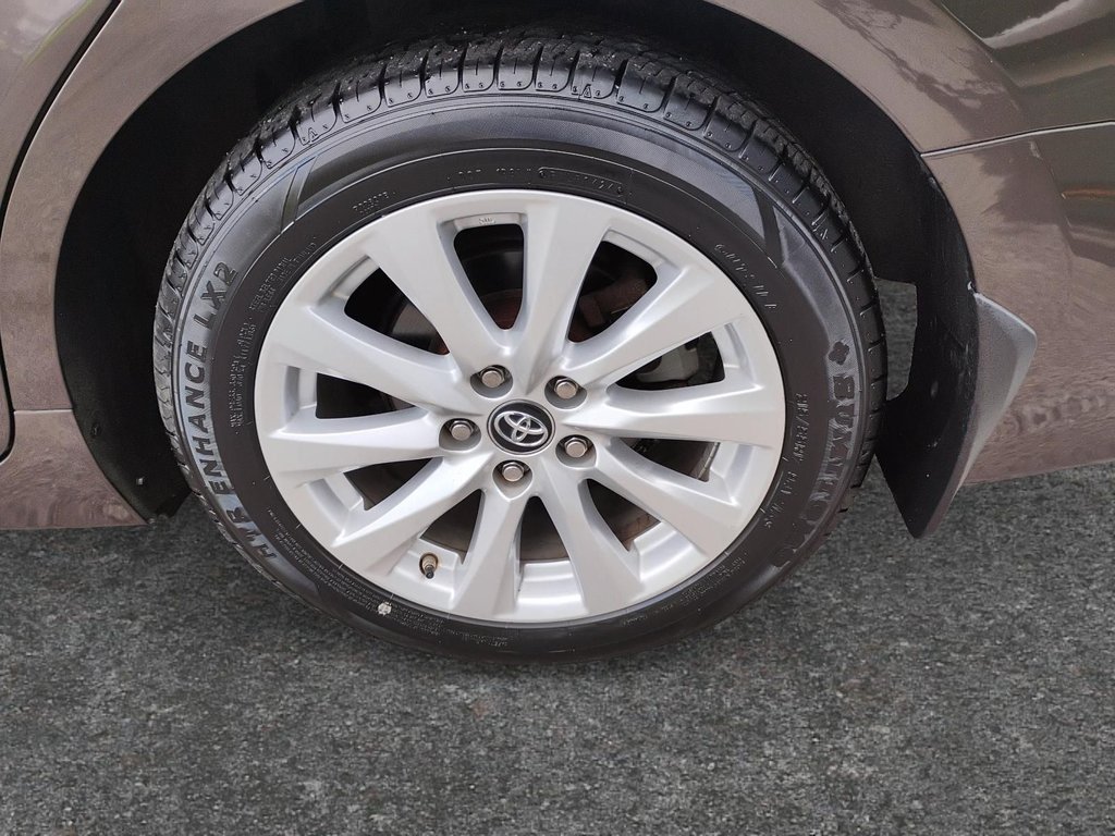 2018 Toyota Camry in Antigonish, Nova Scotia - 9 - w1024h768px
