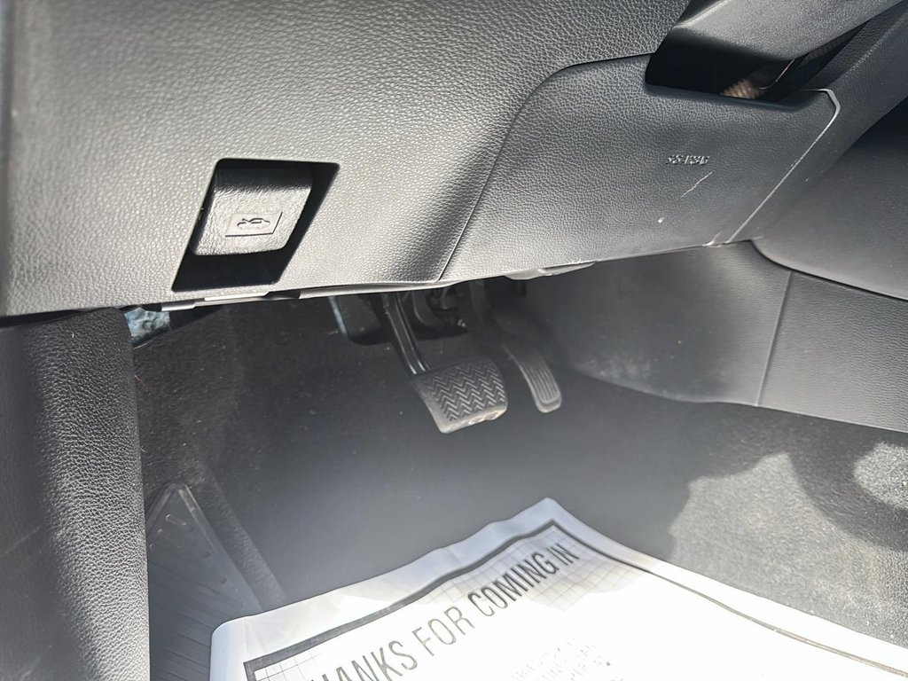 2020 Toyota Corolla in Antigonish, Nova Scotia - 38 - w1024h768px