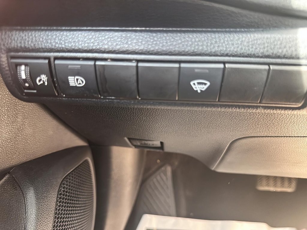 2020 Toyota Corolla in Antigonish, Nova Scotia - 33 - w1024h768px