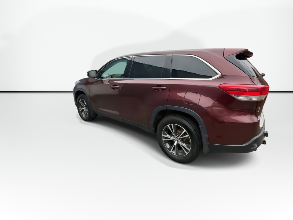 2019 Toyota Highlander LE | Cam | USB | HtdSeats | Bluetooth | Keyless in Saint John, New Brunswick - 6 - w1024h768px