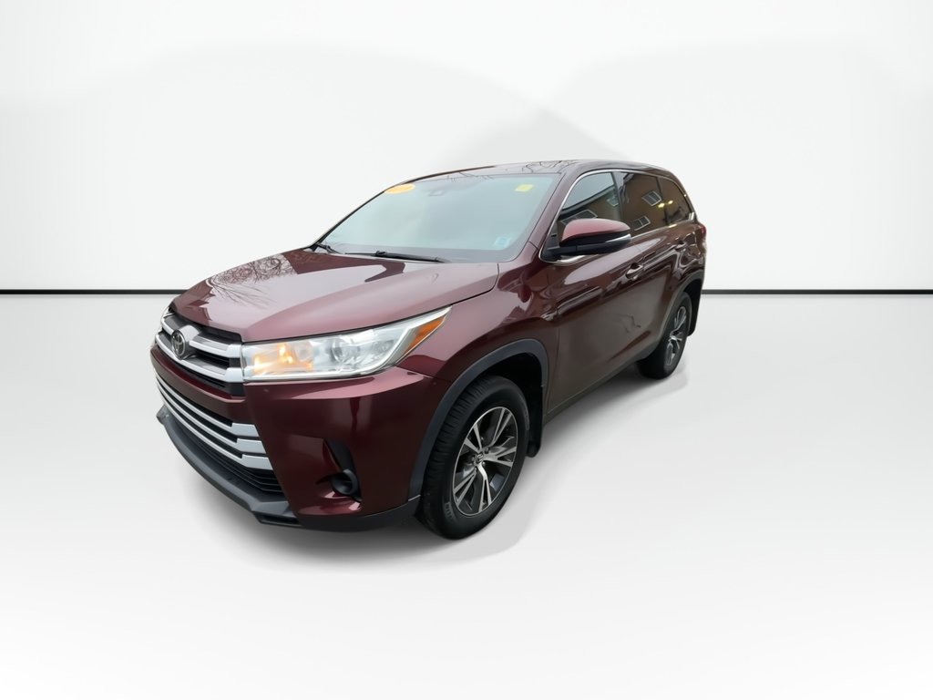 2019 Toyota Highlander LE | Cam | USB | HtdSeats | Bluetooth | Keyless in Saint John, New Brunswick - 4 - w1024h768px
