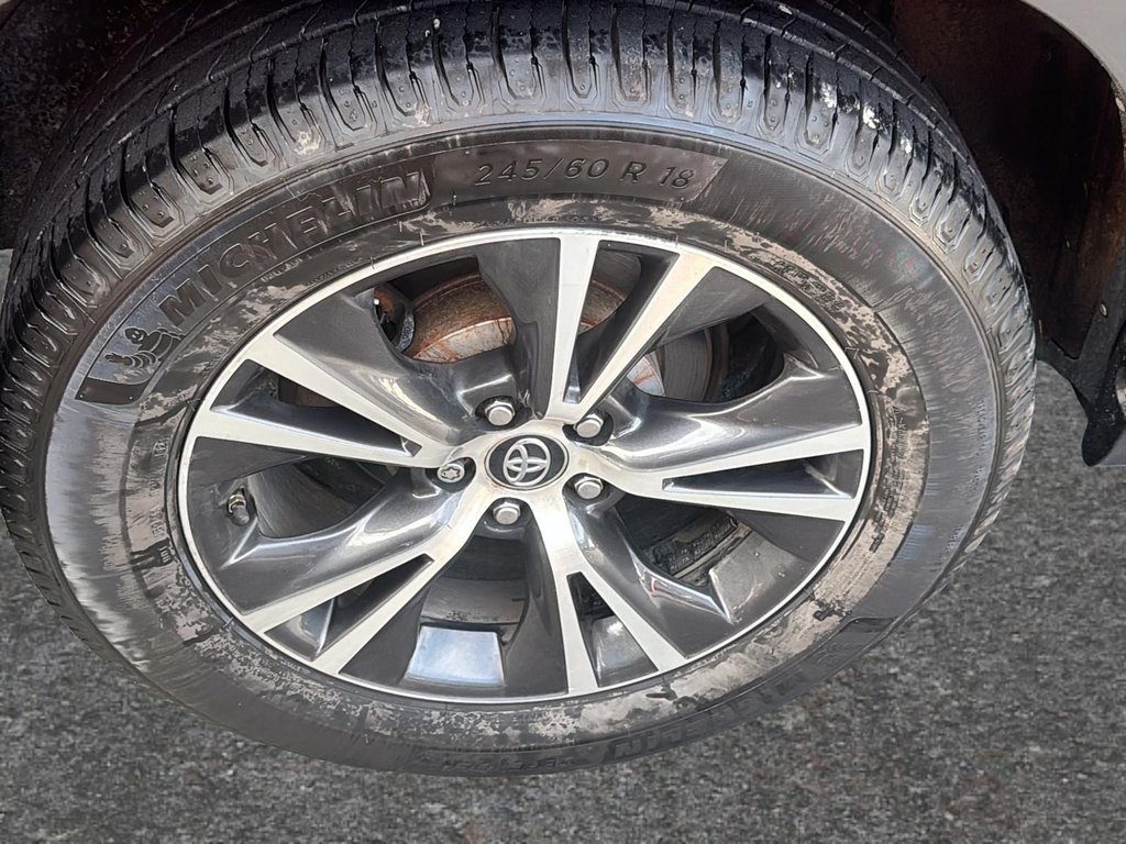 2019 Toyota Highlander LE | Cam | USB | HtdSeats | Bluetooth | Keyless in Saint John, New Brunswick - 11 - w1024h768px