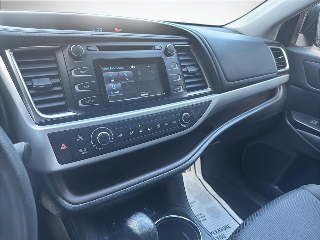 2019 Toyota Highlander LE | Cam | USB | HtdSeats | Bluetooth | Keyless in Saint John, New Brunswick - 25 - w1024h768px
