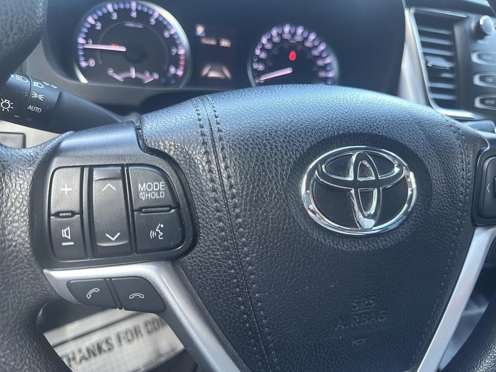 2019 Toyota Highlander LE | Cam | USB | HtdSeats | Bluetooth | Keyless in Saint John, New Brunswick - 34 - w1024h768px
