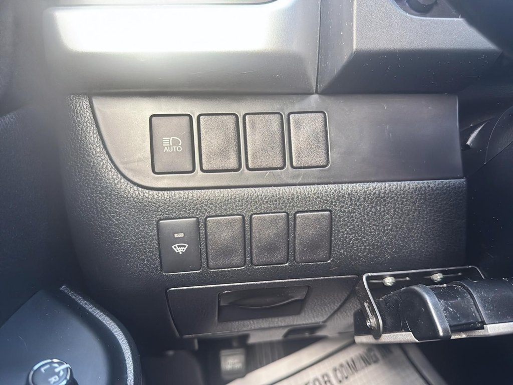 2019 Toyota Highlander LE | Cam | USB | HtdSeats | Bluetooth | Keyless in Saint John, New Brunswick - 32 - w1024h768px