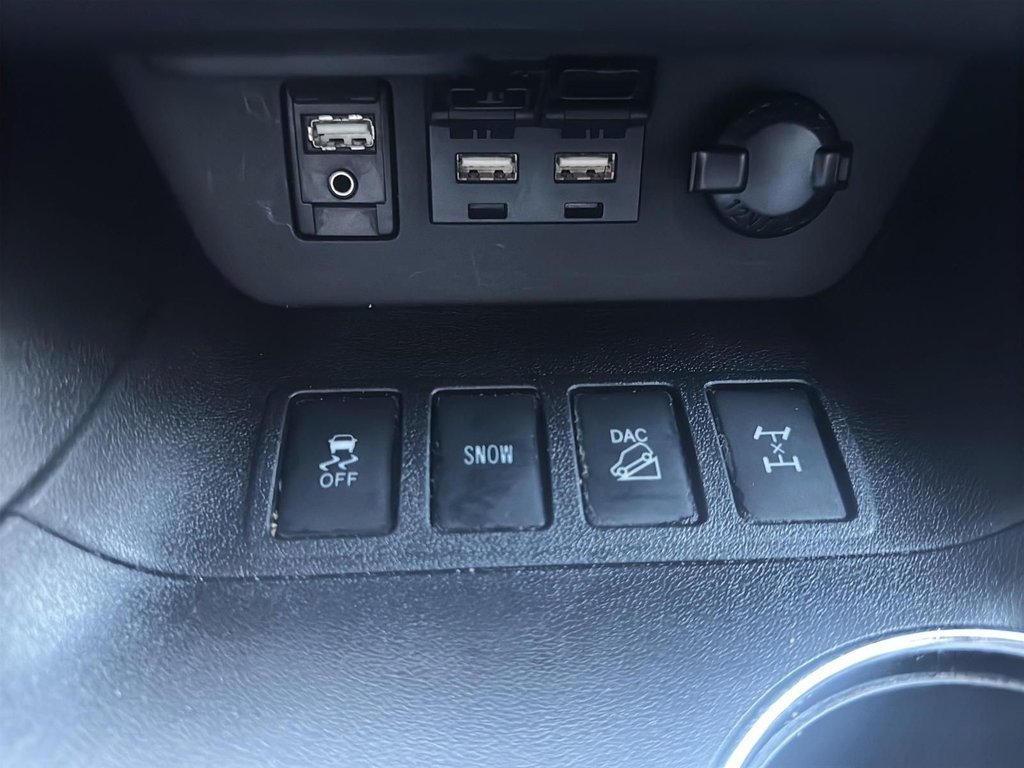 2019 Toyota Highlander LE | Cam | USB | HtdSeats | Bluetooth | Keyless in Saint John, New Brunswick - 27 - w1024h768px