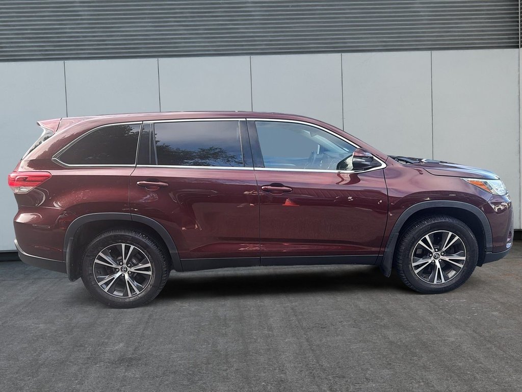 2019 Toyota Highlander LE | Cam | USB | HtdSeats | Bluetooth | Keyless in Saint John, New Brunswick - 7 - w1024h768px