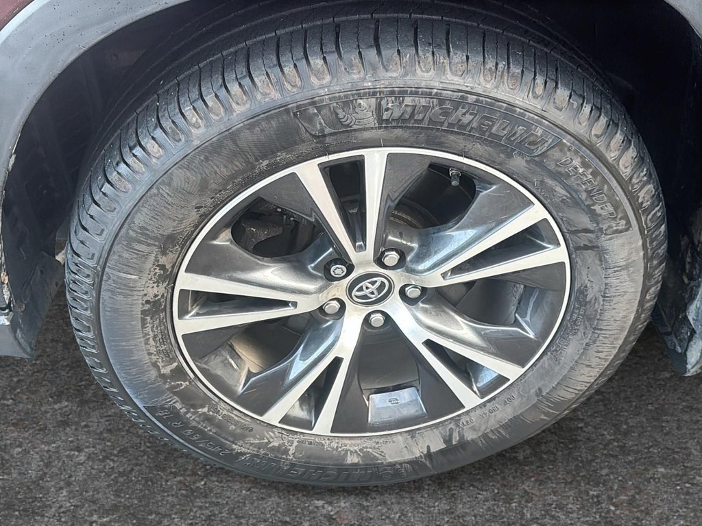 2019 Toyota Highlander LE | Cam | USB | HtdSeats | Bluetooth | Keyless in Saint John, New Brunswick - 9 - w1024h768px