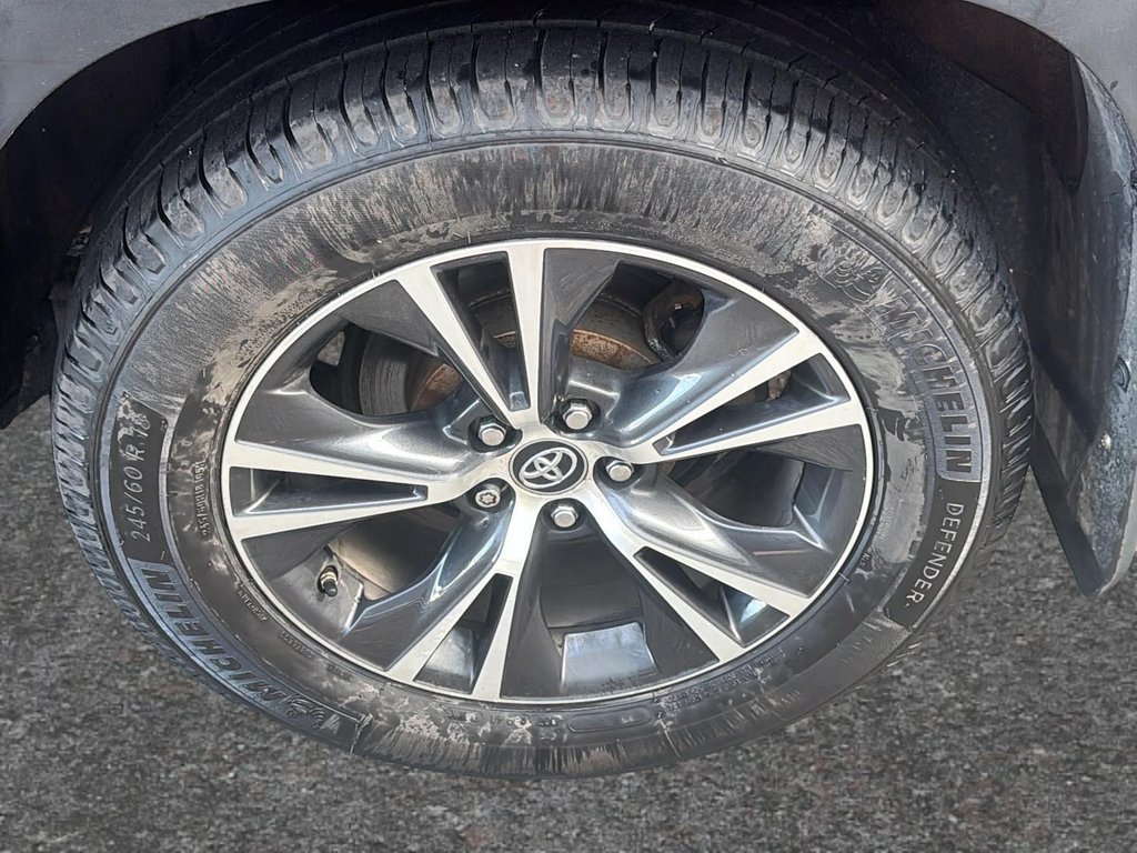 2019 Toyota Highlander LE | Cam | USB | HtdSeats | Bluetooth | Keyless in Saint John, New Brunswick - 10 - w1024h768px