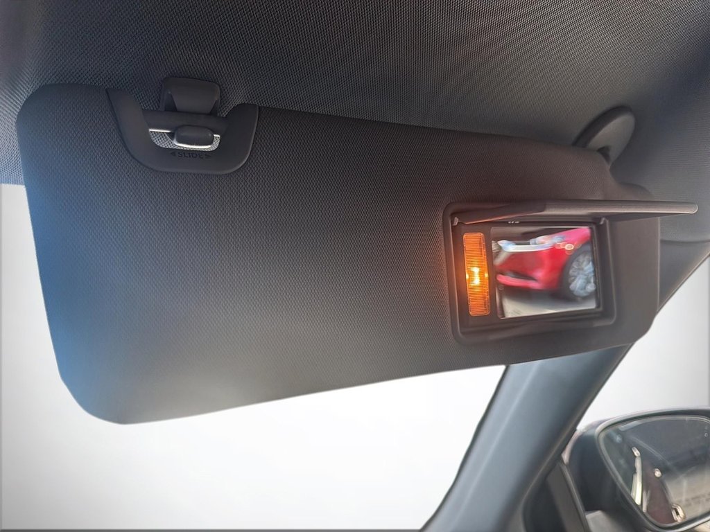 2019 Toyota Highlander LE | Cam | USB | HtdSeats | Bluetooth | Keyless in Saint John, New Brunswick - 39 - w1024h768px