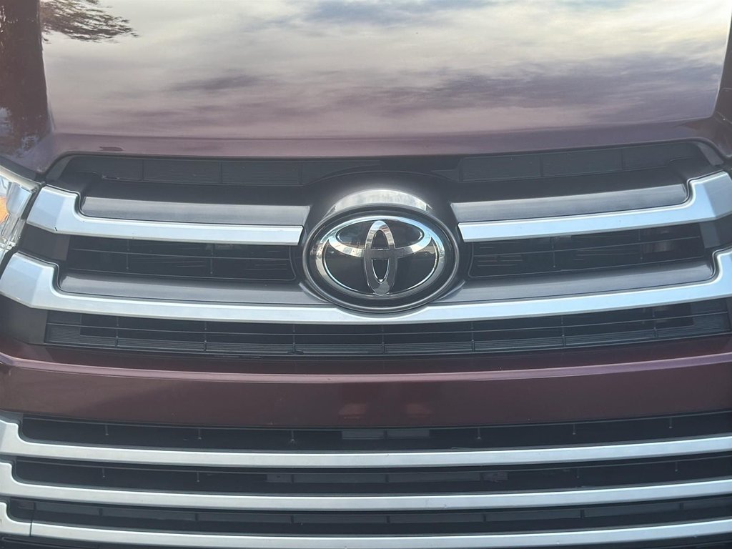 2019 Toyota Highlander LE | Cam | USB | HtdSeats | Bluetooth | Keyless in Saint John, New Brunswick - 8 - w1024h768px
