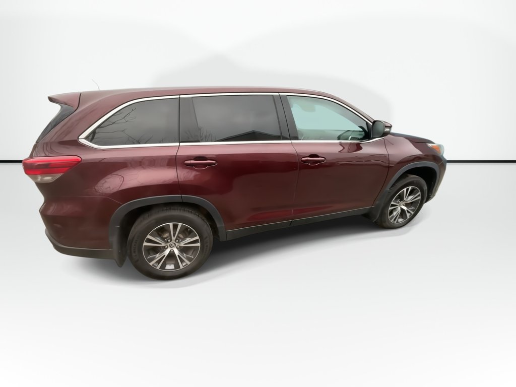 2019 Toyota Highlander LE | Cam | USB | HtdSeats | Bluetooth | Keyless in Saint John, New Brunswick - 9 - w1024h768px