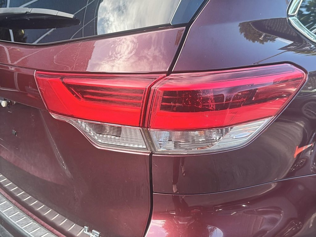 2019 Toyota Highlander LE | Cam | USB | HtdSeats | Bluetooth | Keyless in Saint John, New Brunswick - 54 - w1024h768px