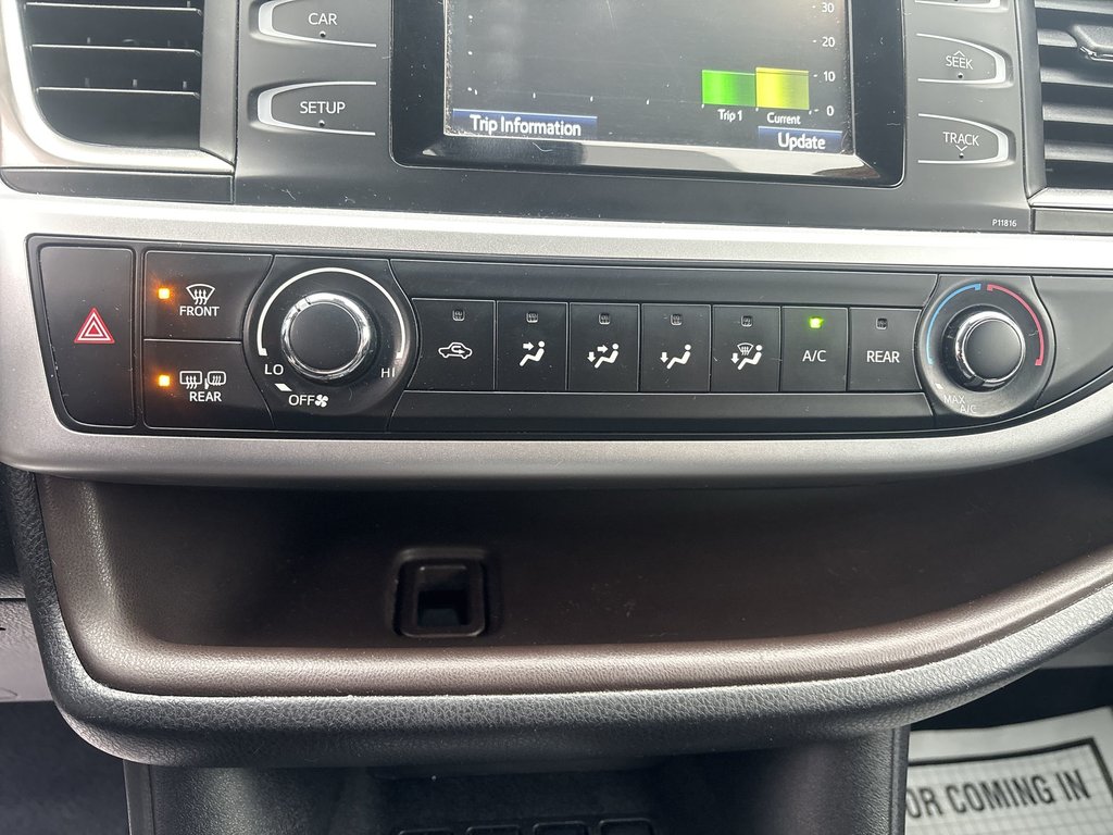 2019 Toyota Highlander LE | Cam | USB | HtdSeats | Bluetooth | Keyless in Saint John, New Brunswick - 27 - w1024h768px