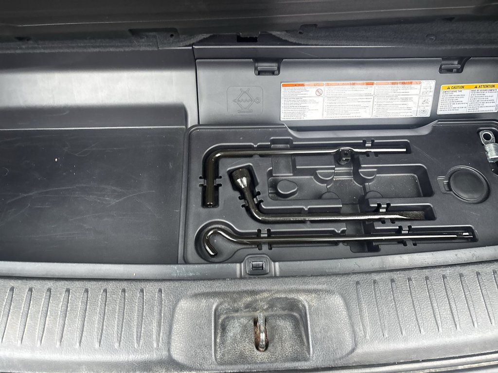 2019 Toyota Highlander LE | Cam | USB | HtdSeats | Bluetooth | Keyless in Saint John, New Brunswick - 38 - w1024h768px