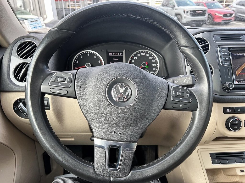 2017  Tiguan Comfortline | Leather | Cam | USB | HtdSeats in Saint John, New Brunswick - 32 - w1024h768px