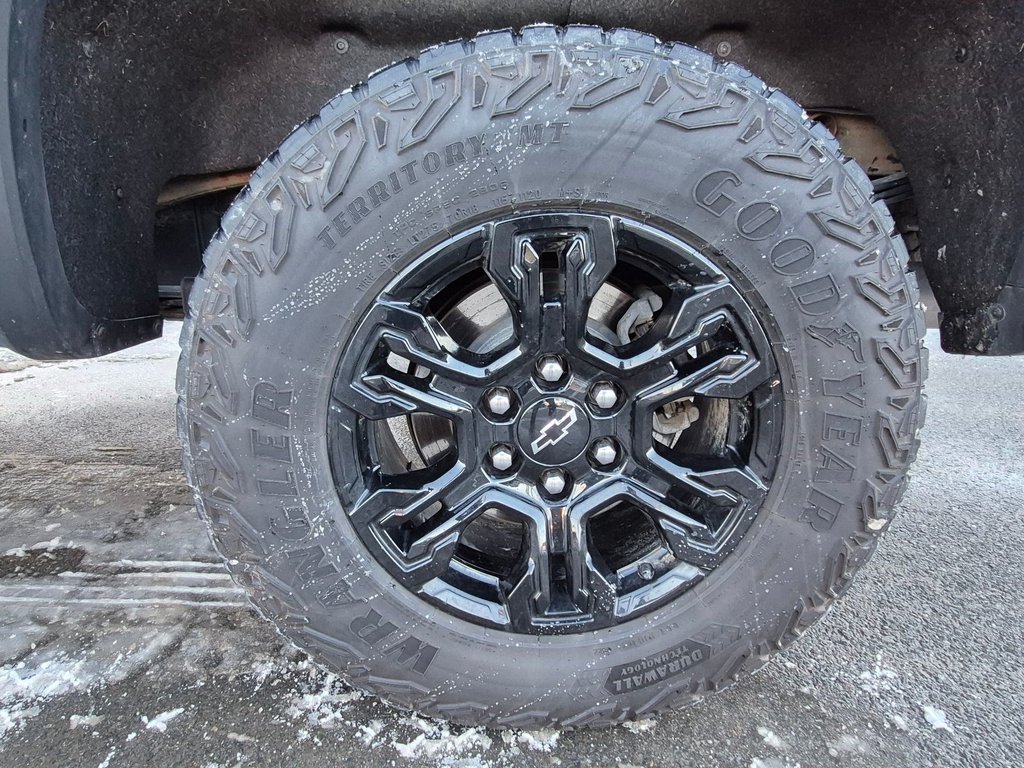 2022 Chevrolet Silverado 1500 ZR2 in Woodstock, New Brunswick - 13 - w1024h768px