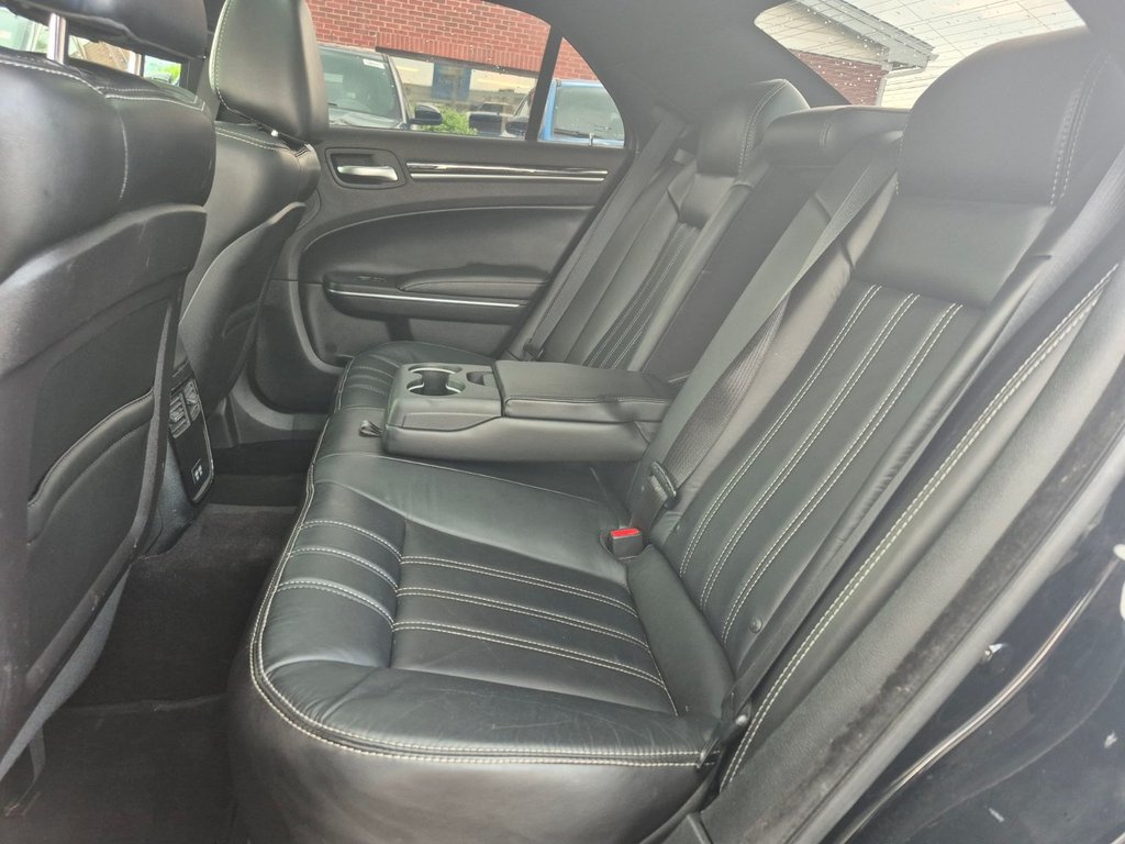 2017 Chrysler 300 S in Woodstock, New Brunswick - 11 - w1024h768px