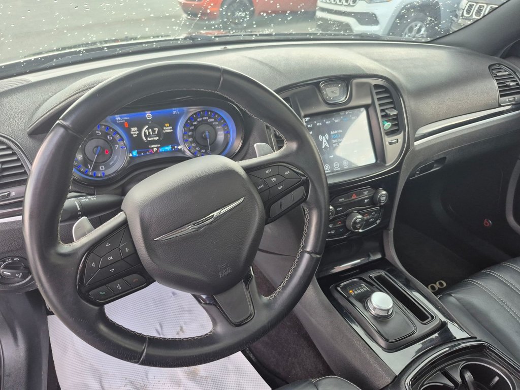 2017 Chrysler 300 S in Woodstock, New Brunswick - 10 - w1024h768px