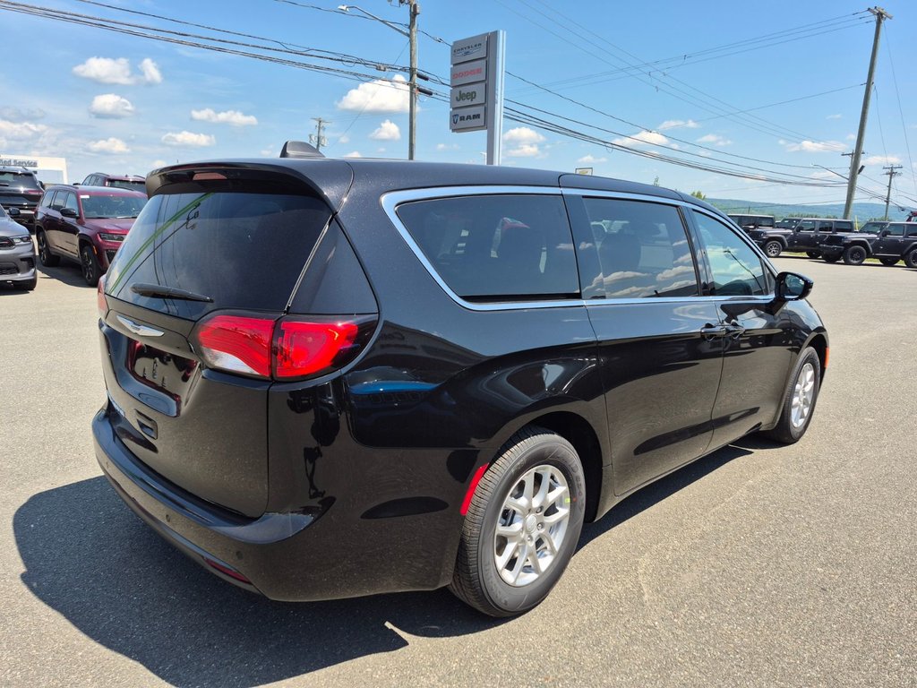 Chrysler Grand Caravan SXT 2027 à Woodstock, Nouveau-Brunswick - 5 - w1024h768px