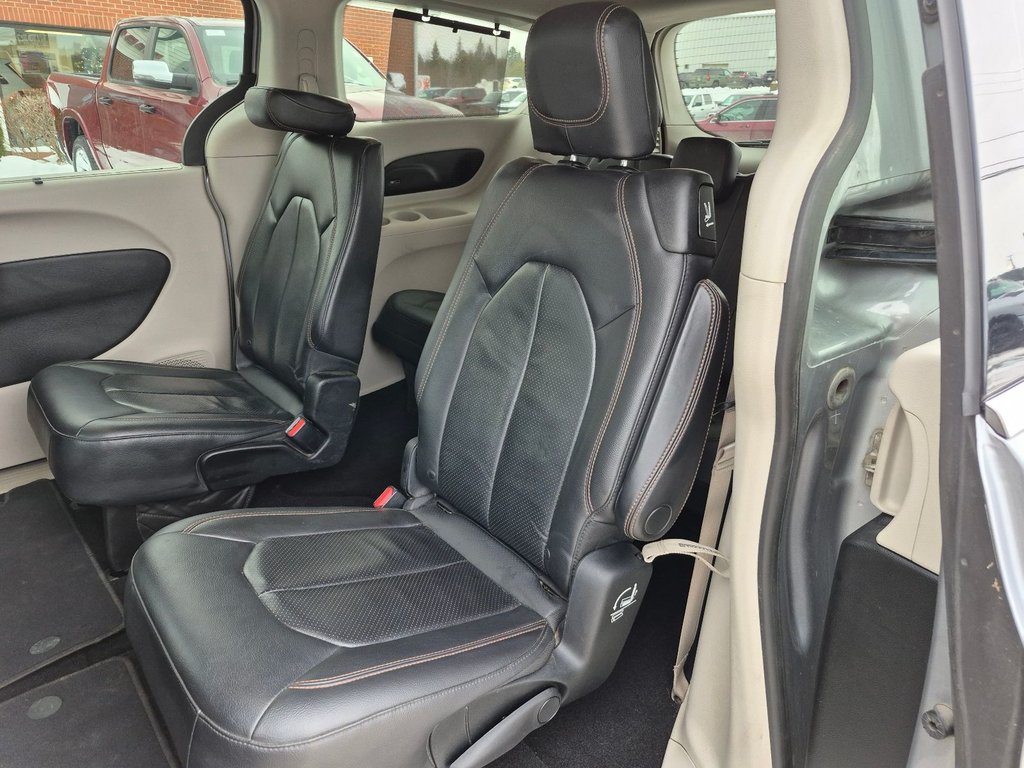 2018 Chrysler Pacifica Touring-L Plus in Woodstock, New Brunswick - 11 - w1024h768px