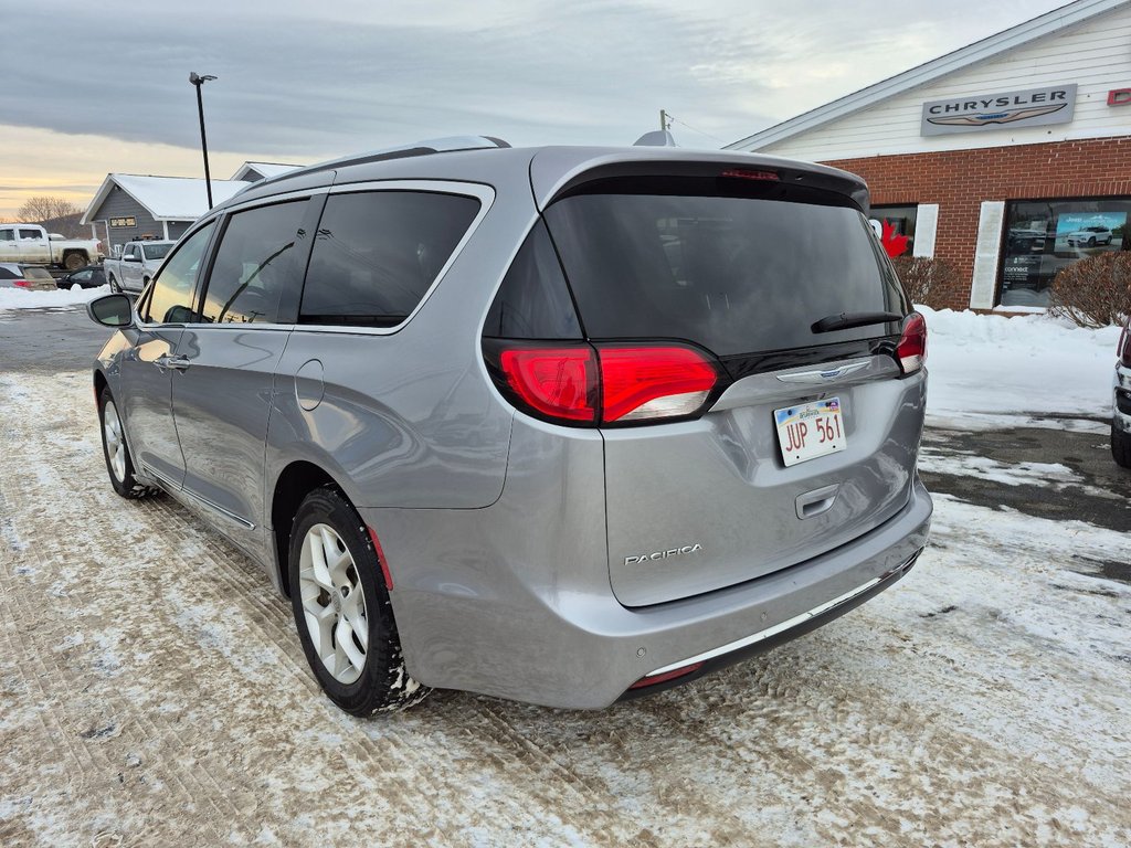 2018 Chrysler Pacifica Touring-L Plus in Woodstock, New Brunswick - 7 - w1024h768px