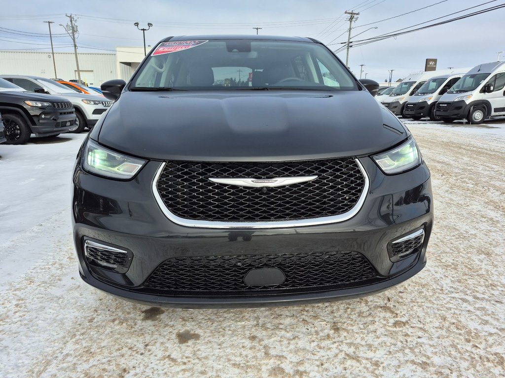 2023 Chrysler Pacifica Touring L in Woodstock, New Brunswick - 2 - w1024h768px