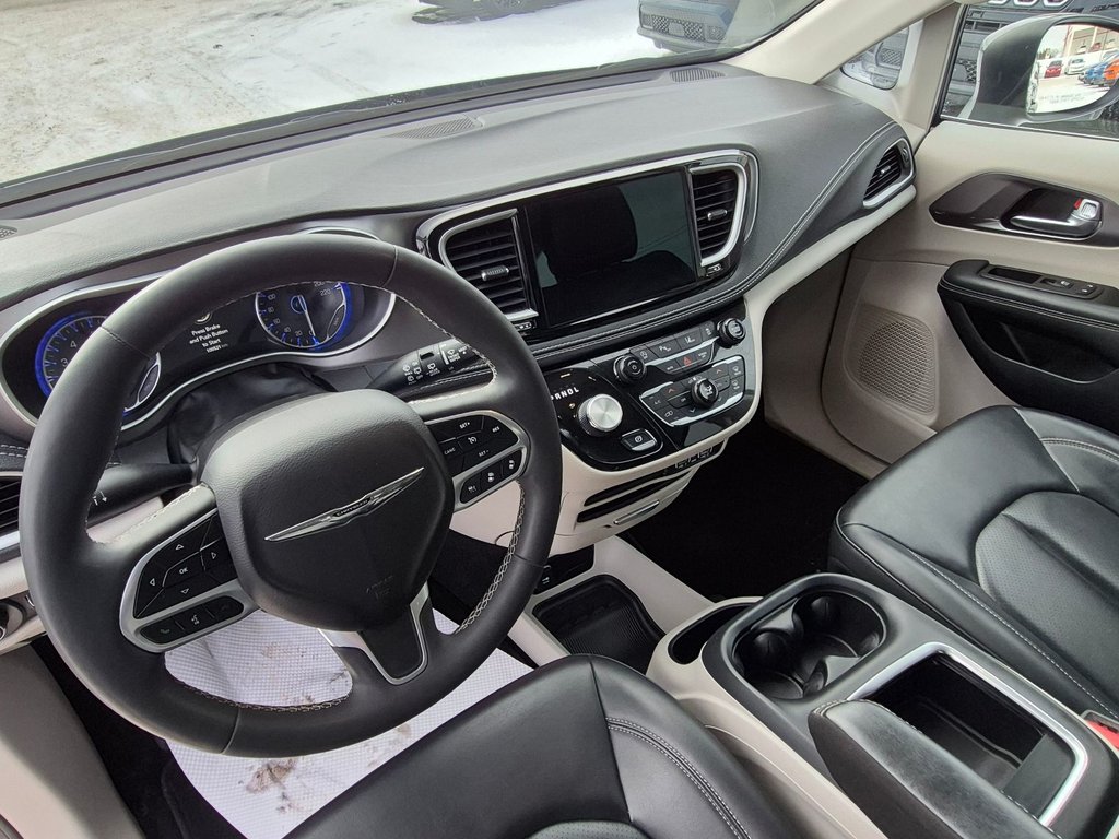2023 Chrysler Pacifica Touring L in Woodstock, New Brunswick - 10 - w1024h768px