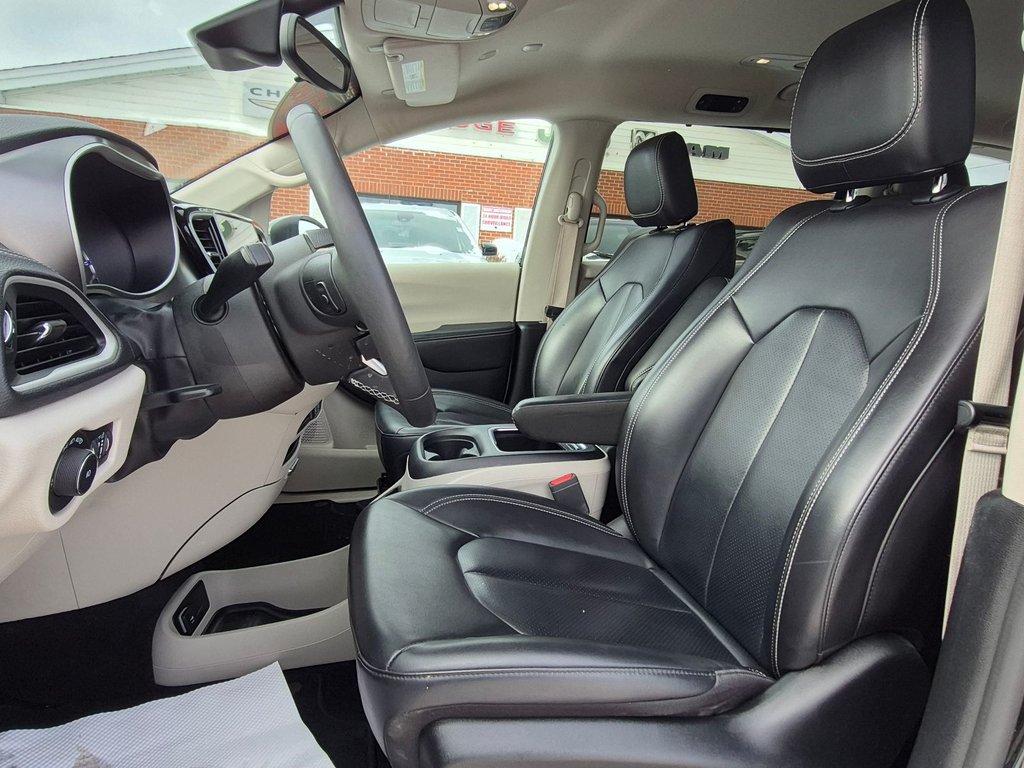 2023 Chrysler Pacifica Touring L in Woodstock, New Brunswick - 9 - w1024h768px