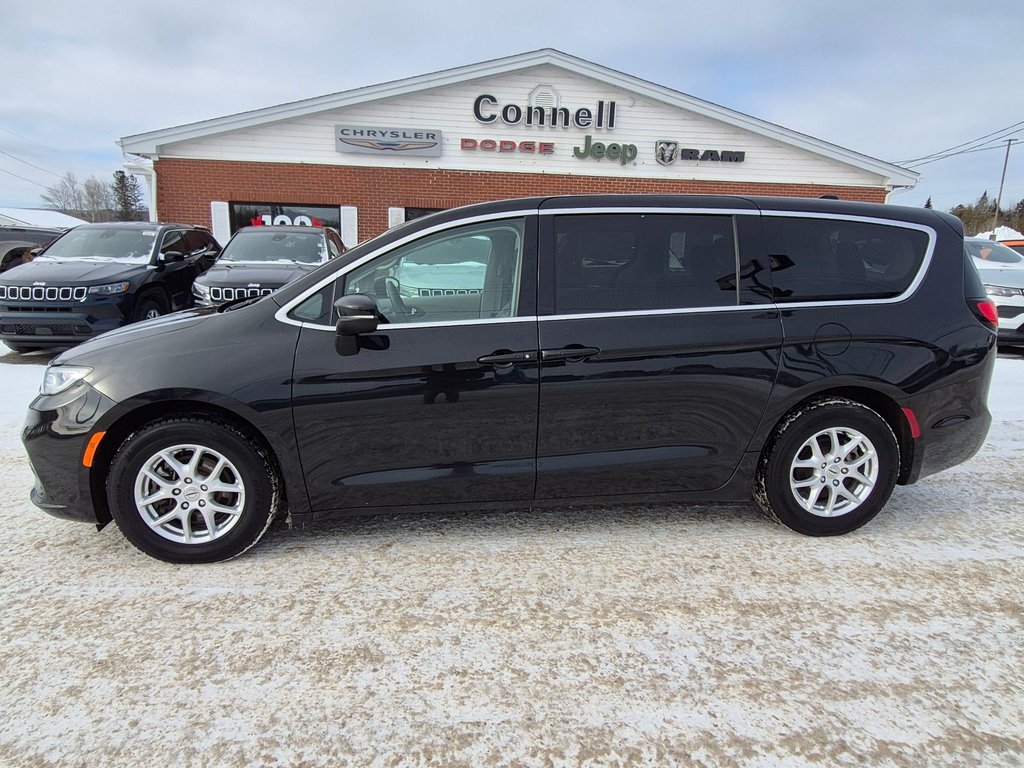 2023 Chrysler Pacifica Touring L in Woodstock, New Brunswick - 8 - w1024h768px