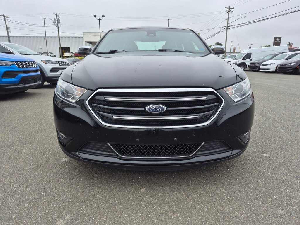2016 Ford Taurus Limited in Woodstock, New Brunswick - 2 - w1024h768px