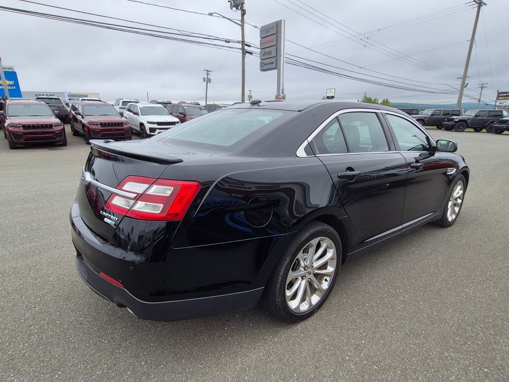 2016 Ford Taurus Limited in Woodstock, New Brunswick - 5 - w1024h768px