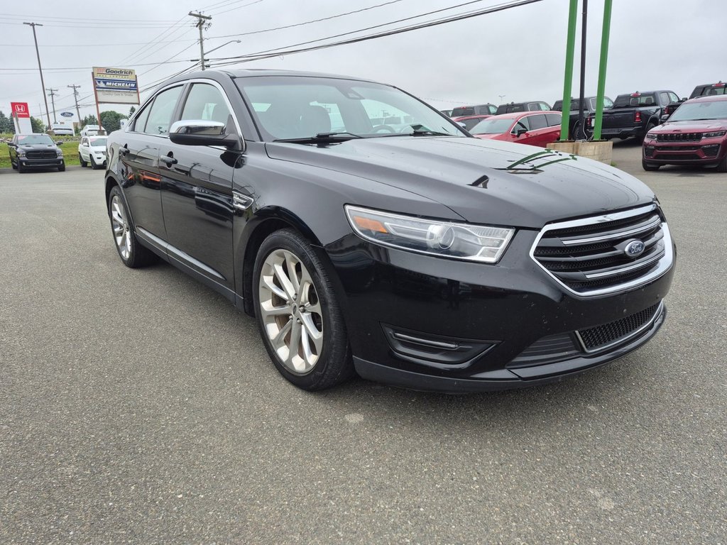 2016 Ford Taurus Limited in Woodstock, New Brunswick - 3 - w1024h768px