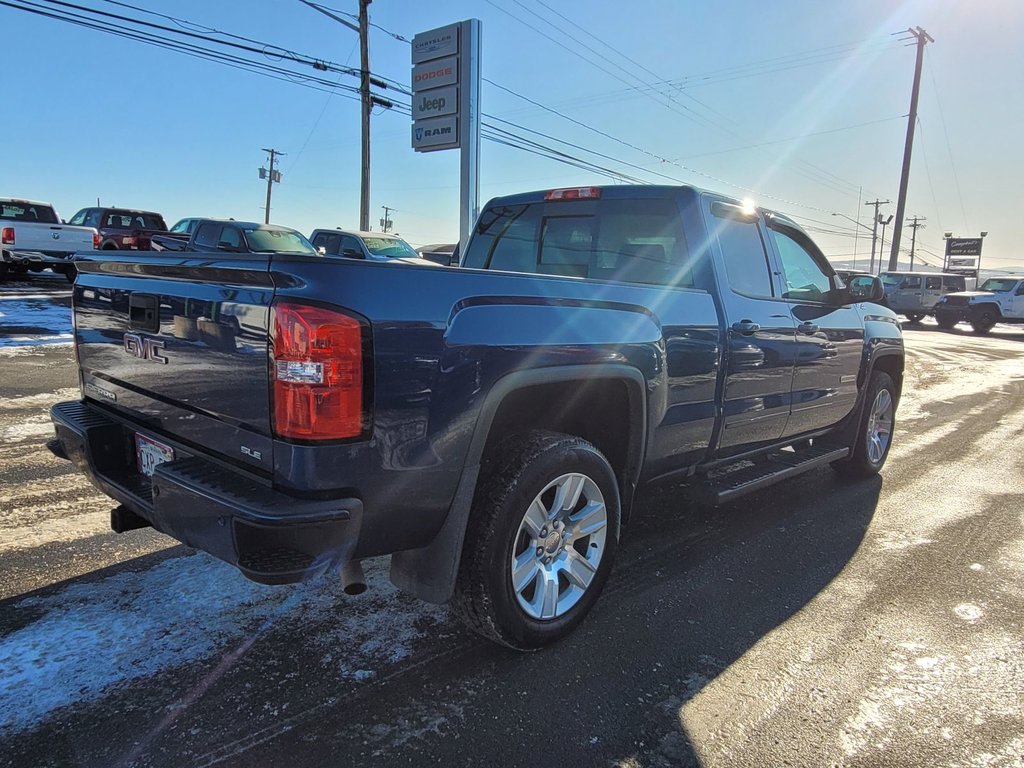 2017 GMC Sierra 1500 SLE in Woodstock, New Brunswick - 5 - w1024h768px