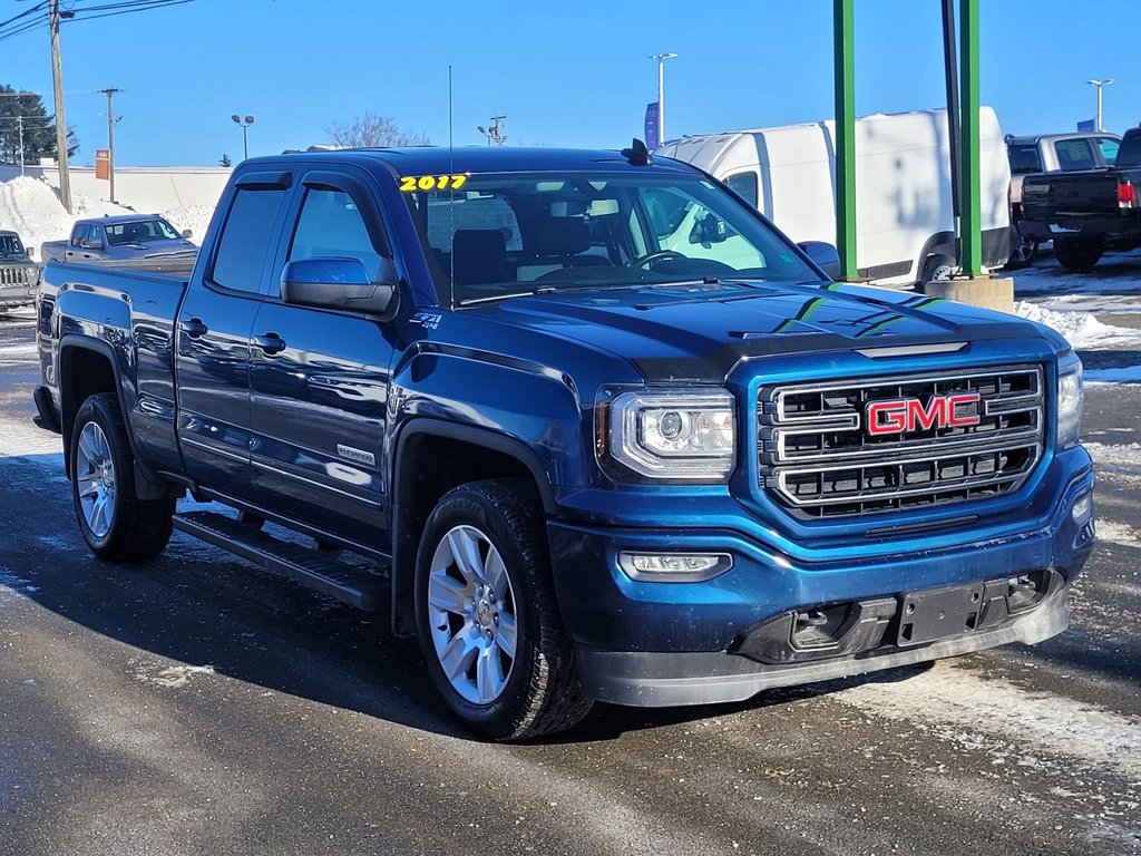 2017 GMC Sierra 1500 SLE in Woodstock, New Brunswick - 3 - w1024h768px